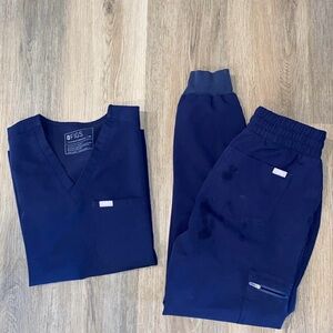 Figs “Zamora” Scrub Set in Navy Blue
